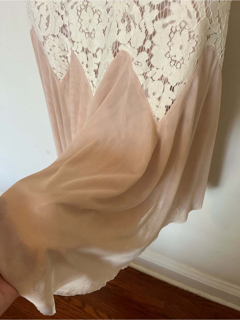 Lipsy London Lace Fit & Flare Dress Ivory Blush Mesh Skirt Size 8 NWT - Picture 4 of 10
